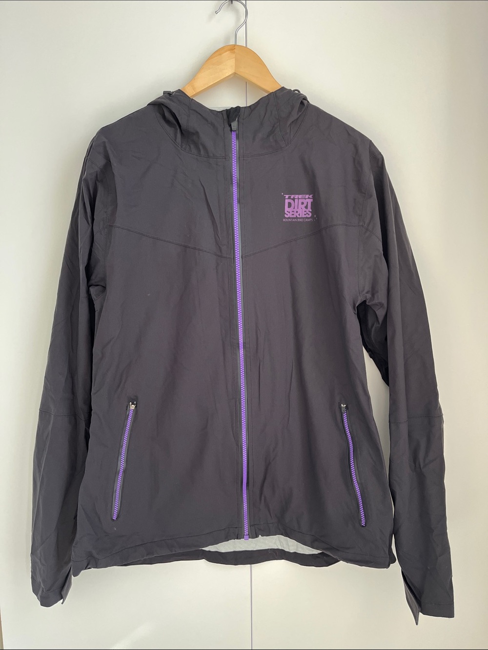 Dakine Women's Hooded Rain Shell.